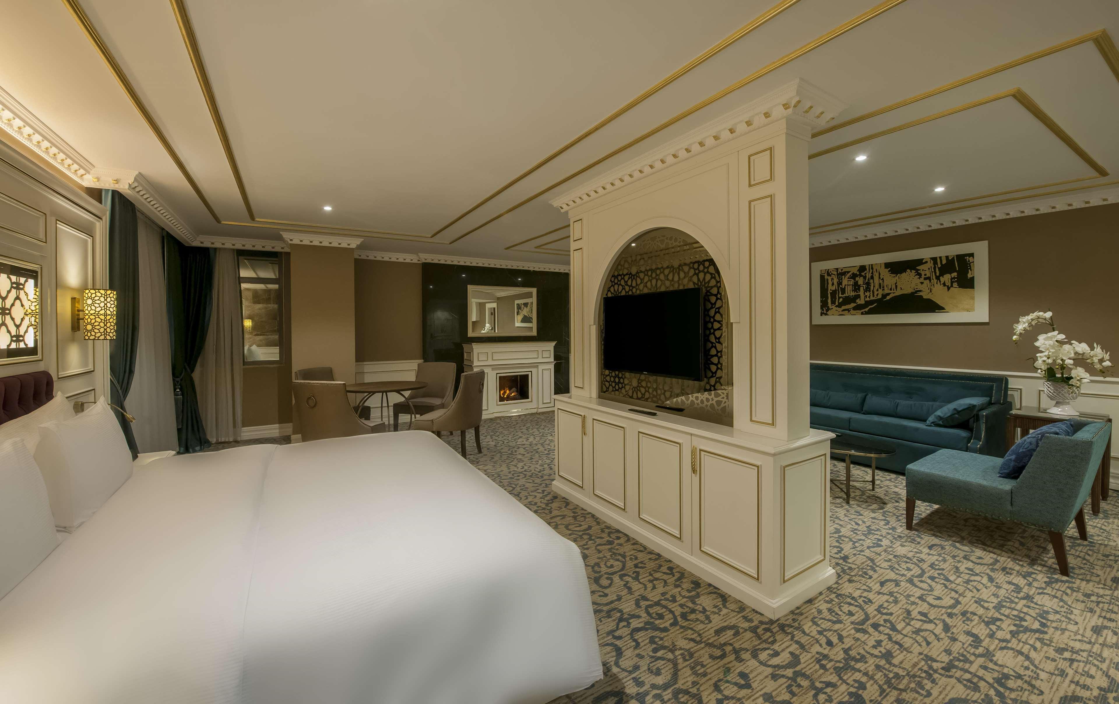 Doubletree By Hilton Elazig Hotel Bagian luar foto