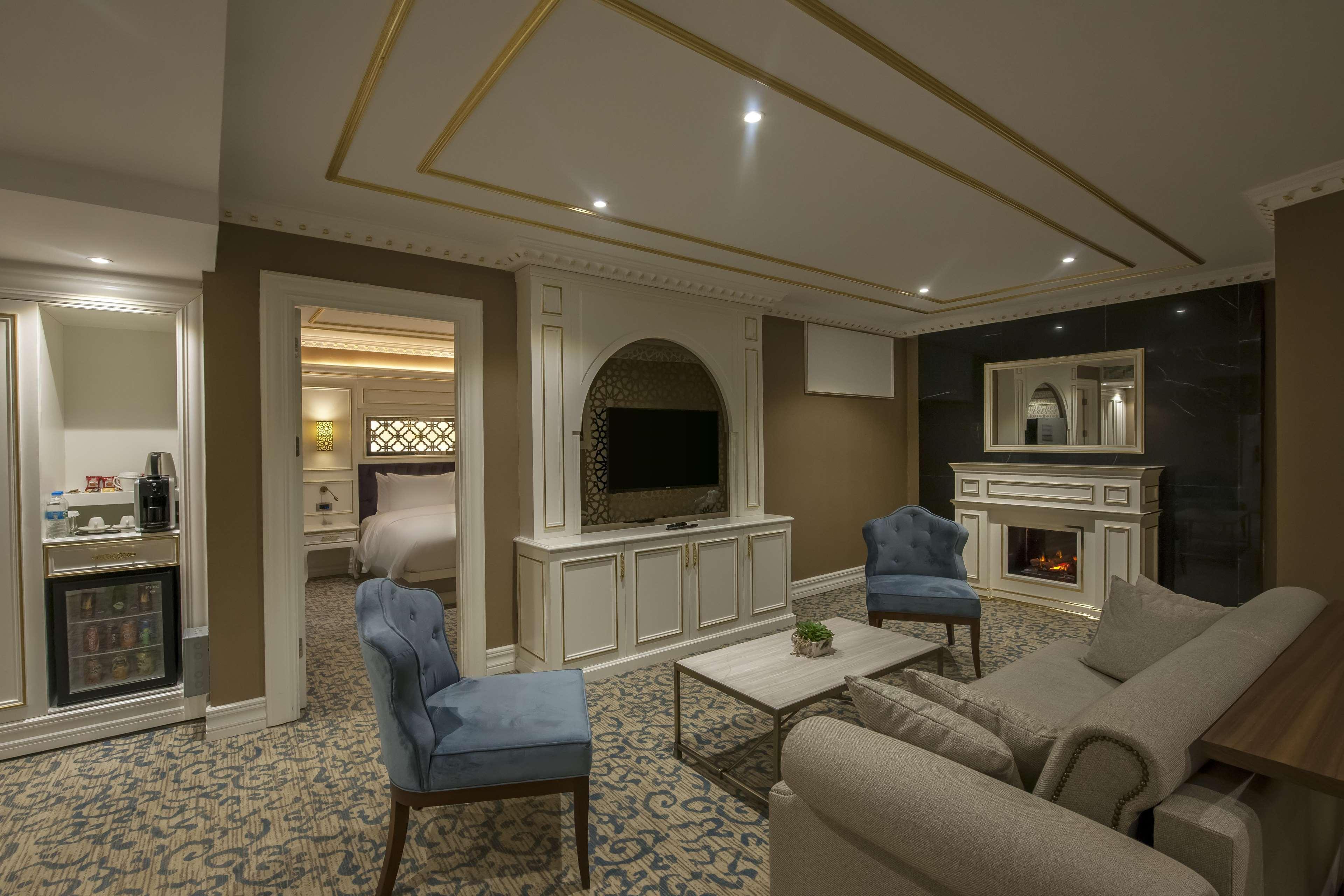 Doubletree By Hilton Elazig Hotel Bagian luar foto